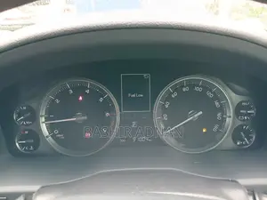Toyota Land Cruiser 4.6 V8 AX 2016