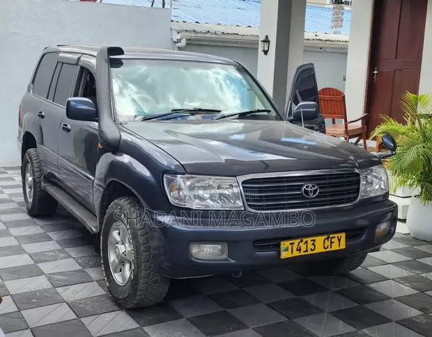 Toyota Land Cruiser Amazon 2002 Gray - 1