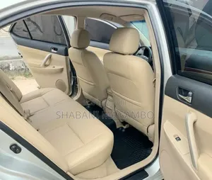 Toyota Premio 2004 Nyeupe