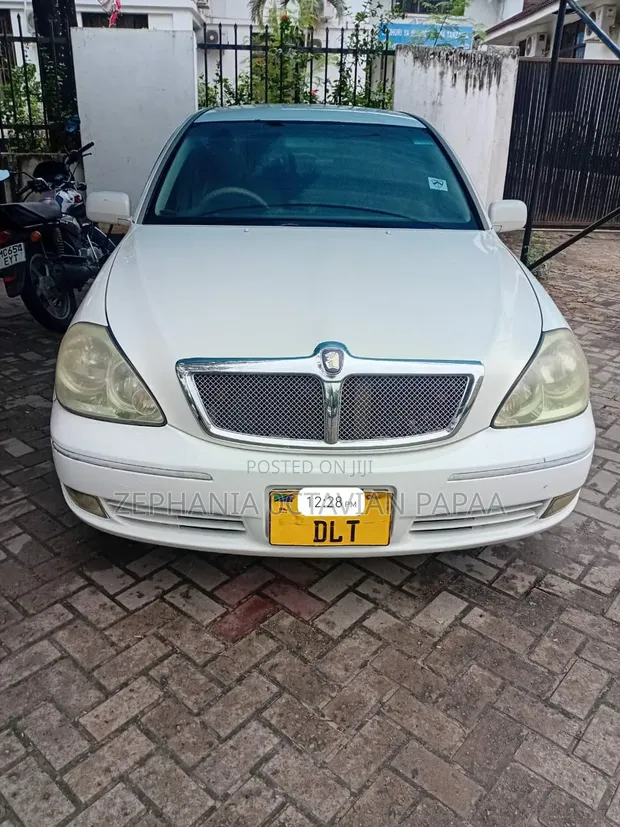 Toyota Brevis 2004 Nyeupe - 1