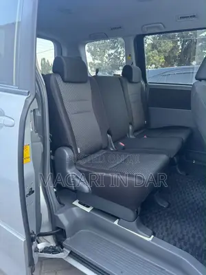 Toyota Noah SI 2009 Nyeupe