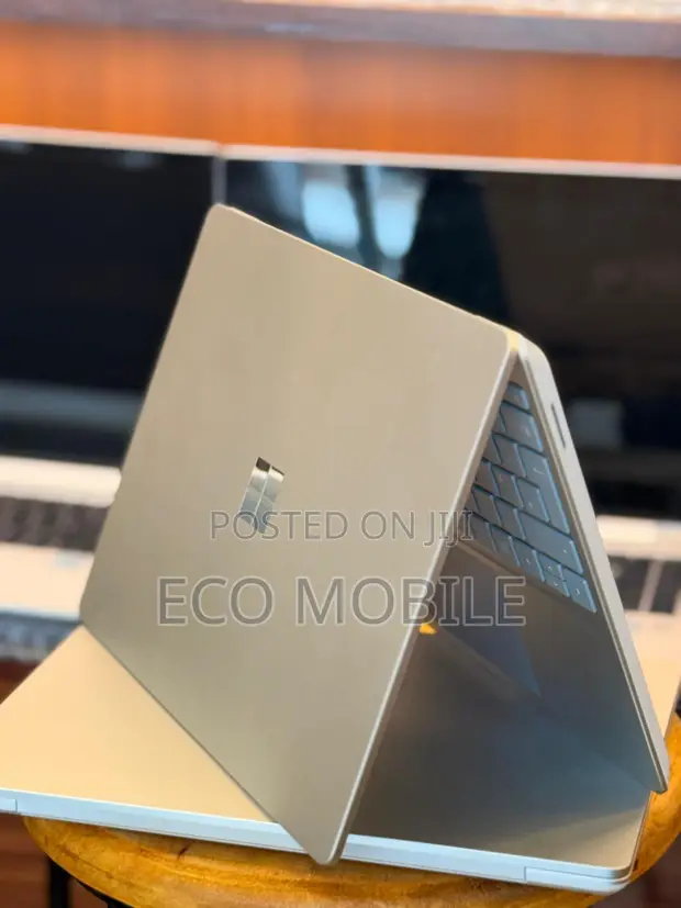 Microsoft Surface Laptop Go 8GB RAM, 256GB SSD - 1