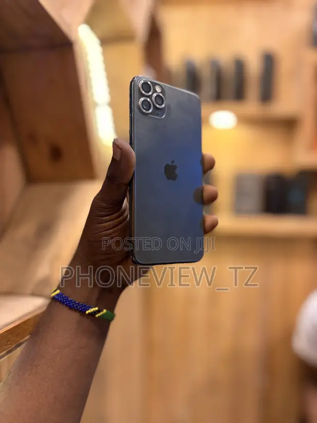Apple iPhone 11 Pro Max 256GB Green - 1