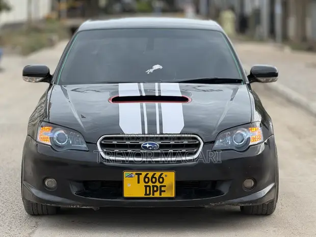 Subaru Legacy 2004 Black - 1