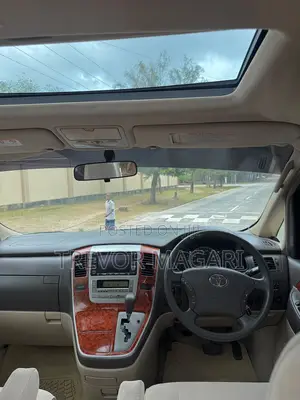 Toyota Alphard 2005 Nyeupe