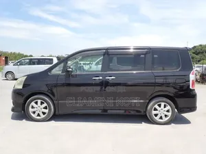 Toyota Noah 2008 Nyeusi