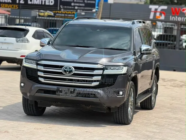 Toyota Land Cruiser 2024 Nyeusi - 1