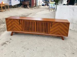 Showcase - Color Brown