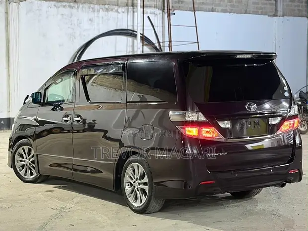 Toyota Vellfire 2010 Black - 1