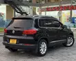 Volkswagen Tiguan 2011 Black - 2