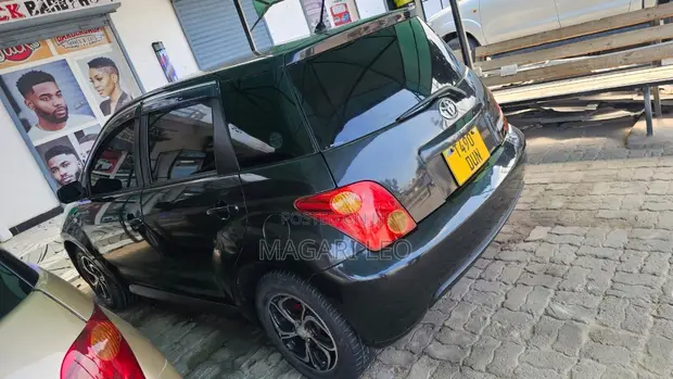 Toyota IST 2004 Black - 1