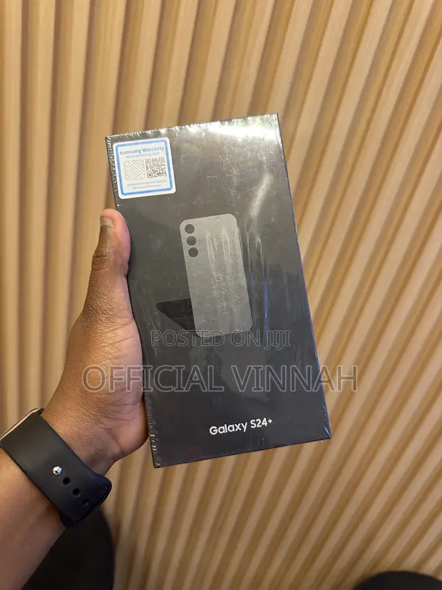 New Samsung Galaxy S24+ 256GB White - 1