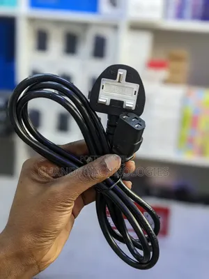 Kebo ya Umeme ya Standard 3-Pin UK kwenda IEC C13