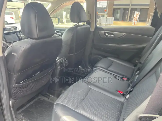 Nissan X-Trail 2.0 Petrol FWD 2014 Nyeusi - 1