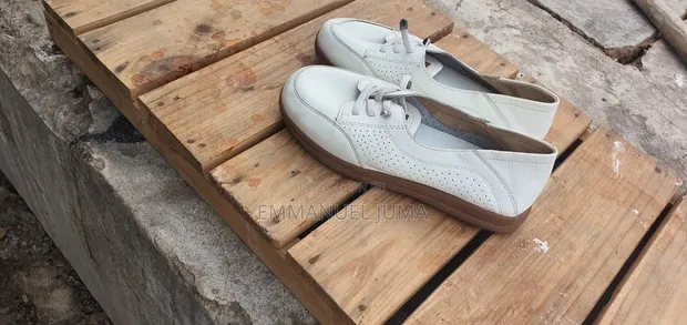 Shein Oxfords Nyeupe Zilizotoboka za Kuteleza - 1