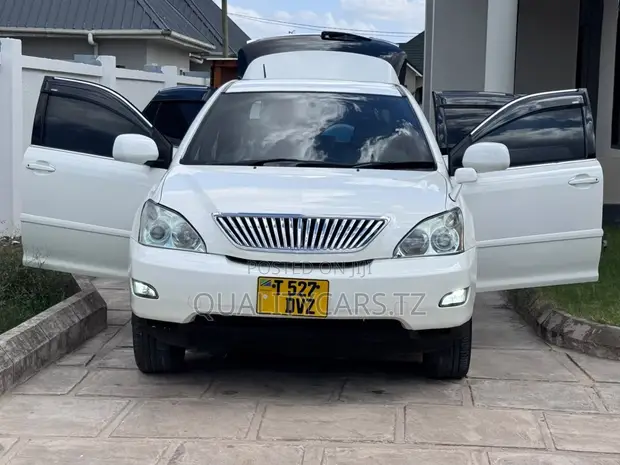 Toyota Harrier 2005 White - 1