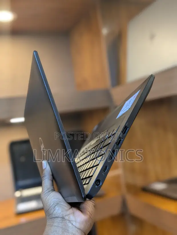 Laptop Dell Latitude 7480: Core i7, 8GB RAM, 256GB SSD - 1