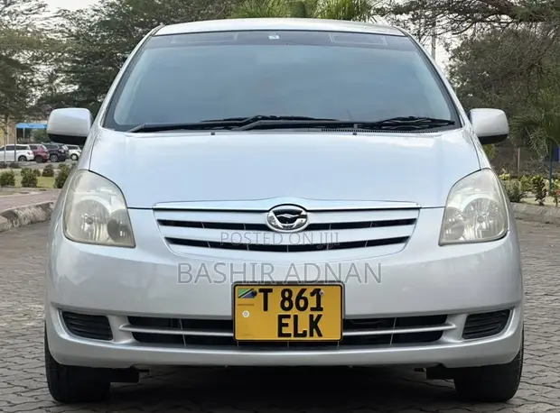 Toyota Corolla Spacio 2004 Silver - 1