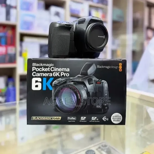 Blackmagic Pocket Cinema Camera 6K Pro - 1