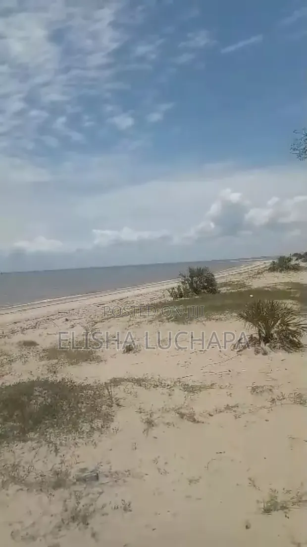 Eneo la Pwani la Prime kwa Uuzaji Saadani - 1