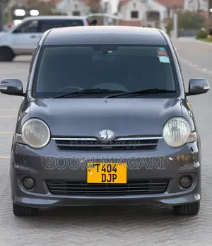 Toyota Sienta 2004 Kijivu