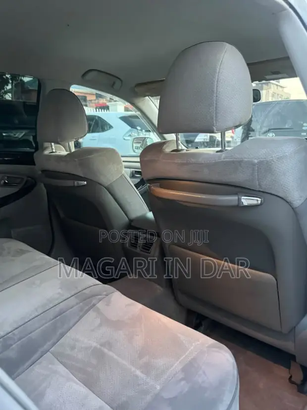 Toyota Crown Athlete 2004 - 1