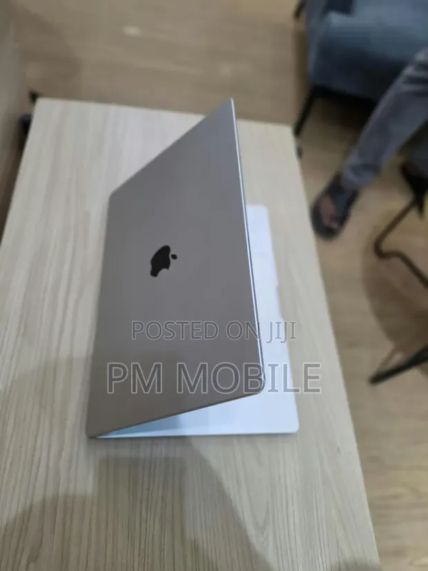 Apple MacBook Pro 2021 M1 Max 64GB RAM 2TB SSD - 1