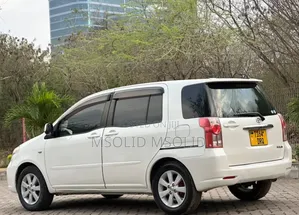 Toyota Raum 2008 Nyeupe