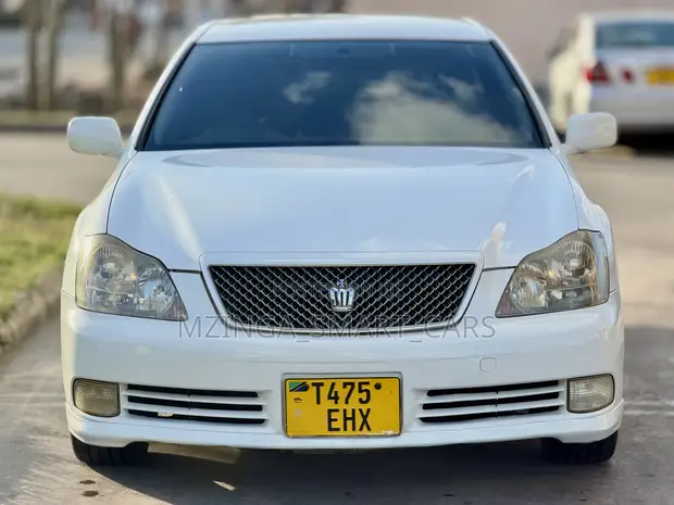 Toyota Crown Royale 2005 - 1