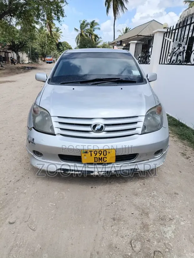 Toyota IST 2003 Silver - 1