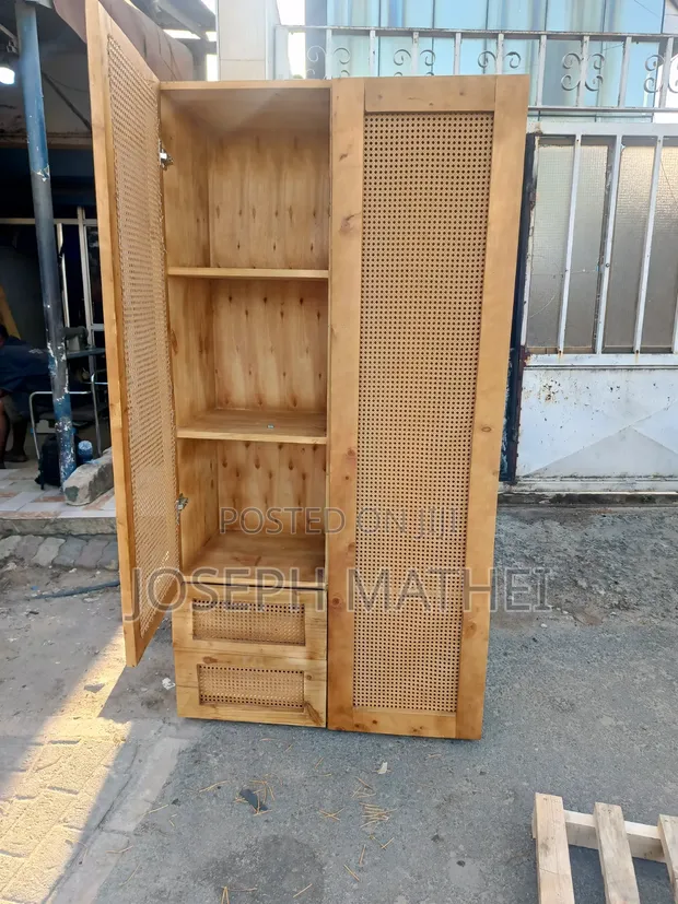Kabati la Milango Miwili la Pallet la Skyline Furniture - 1