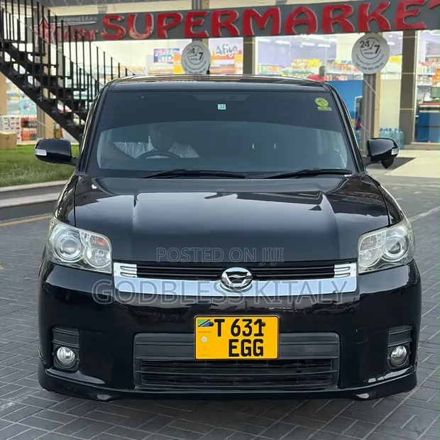 Toyota Corolla Rumion 2010 Nyeusi - 1