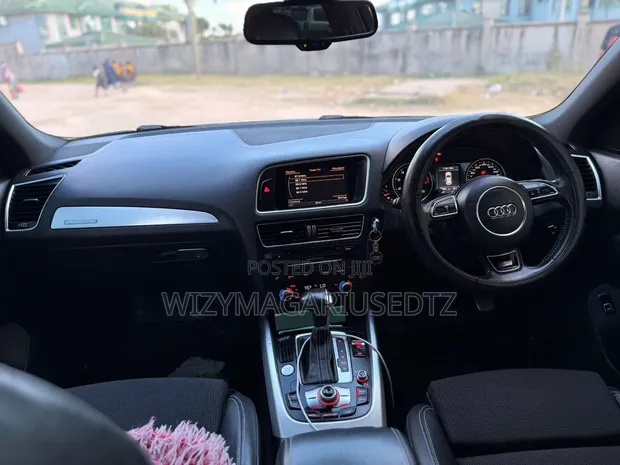 Audi Q5 2.0T Premium AWD quattro 2013 - 1