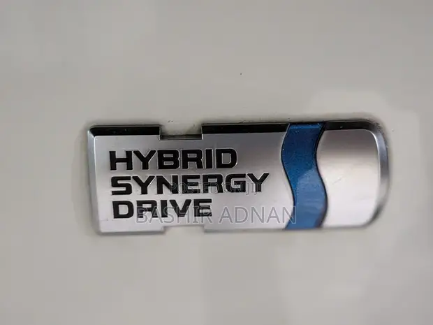 Toyota Probox 1.5 Hybrid DX 2020 White - 1