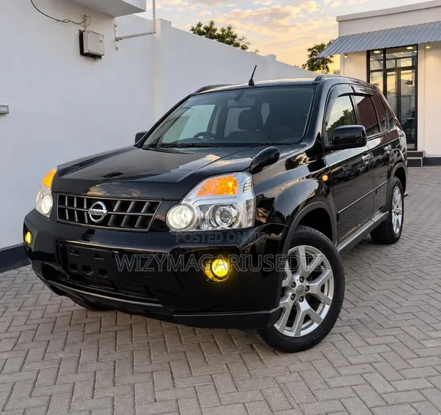 Nissan X-Trail 2.0 XE 2009 SUV - Nyeusi Matt - 1