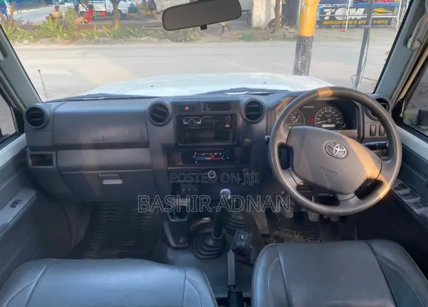 Toyota Land Cruiser 76 Series 2018 White - 1