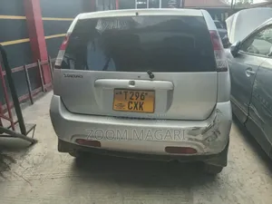 Suzuki Swift 2004 Nyeupe