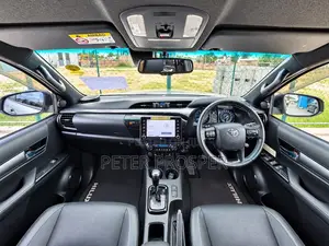 Toyota Hilux Rocco 2022 Nyeupe