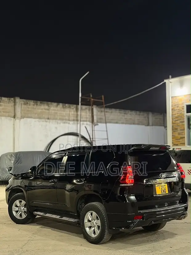 Toyota Land Cruiser Prado 2019 Black - 1
