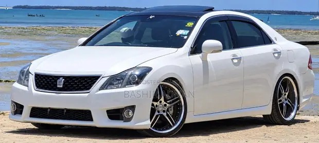 Toyota Crown Athlete 2010 - Pearl - 1