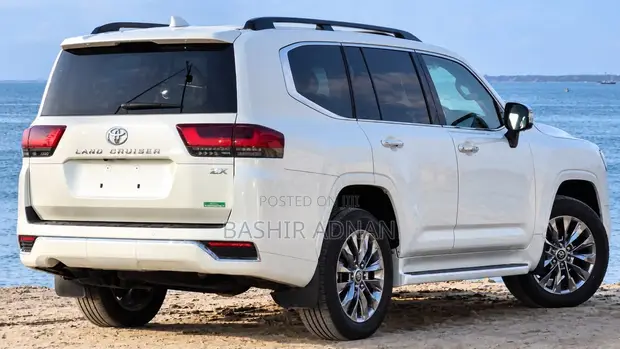 Toyota Land Cruiser LC300 ZX Mpya 2025 - 1