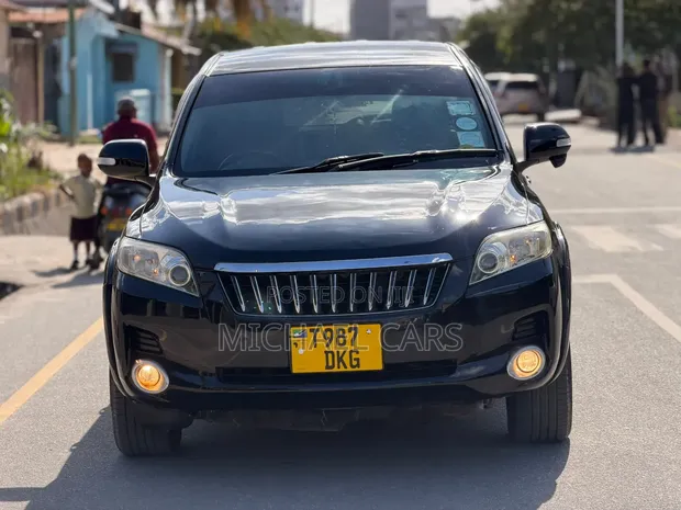 Toyota Vanguard 2011 Nyeusi - 1