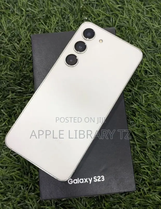 New Samsung Galaxy S23 128GB White - 1