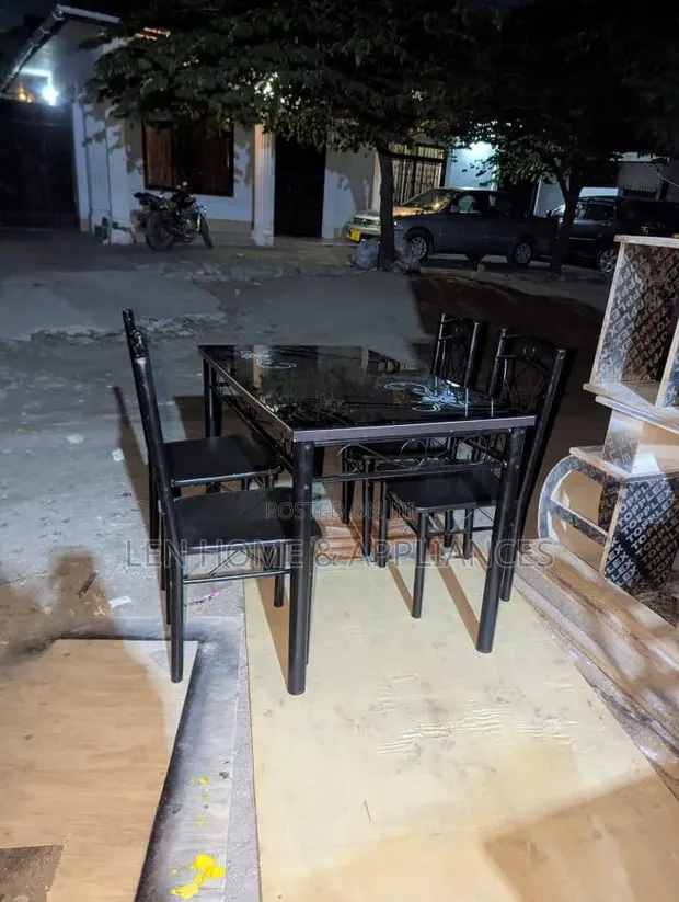 Skyline Furniture Dining Set (Used, Seats 4) - 1