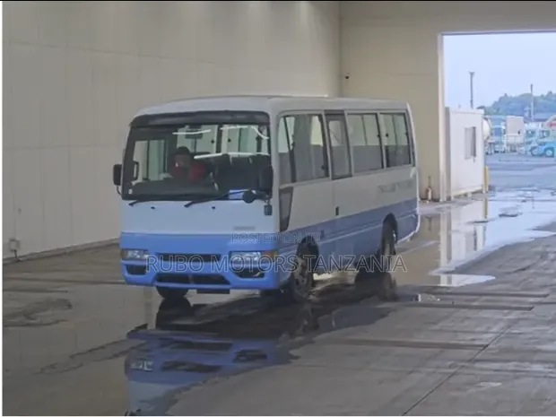 Nissan Civilian Bus 1999 - 1