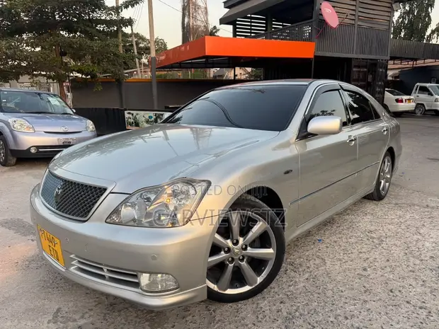 Toyota Crown Royale 2005 Silver - 1