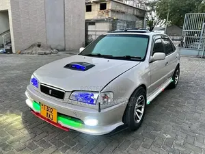 Toyota Sprinter 2000 Nyeupe