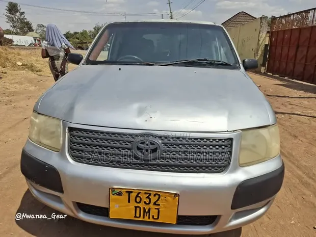 Toyota Succeed 2004 Nyeupe - 1