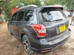 Subaru Forester 2013 Nyeusi