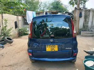 Toyota Fun Cargo 2003 Bluu